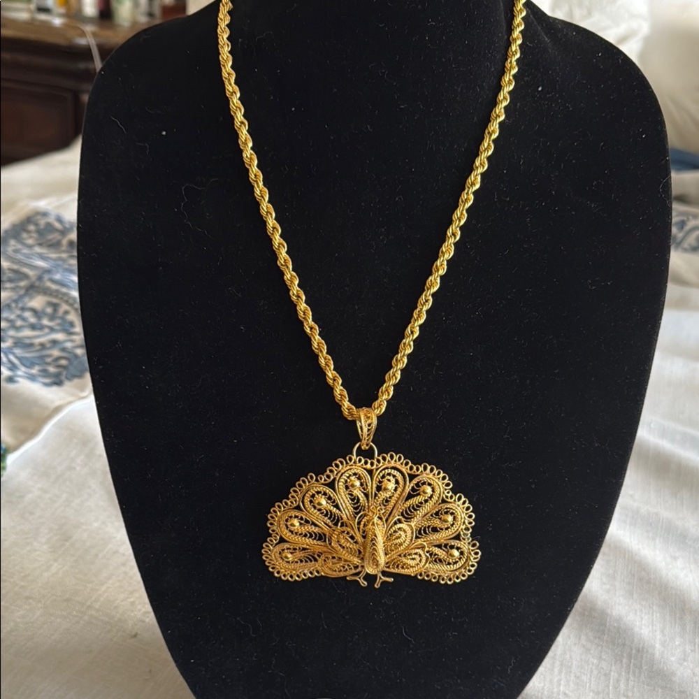 Elegant Gold Peacock Pendant Necklace artisan vintage high gold plate